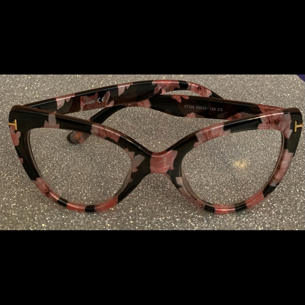Cute & Classy Non Designer Eyewear